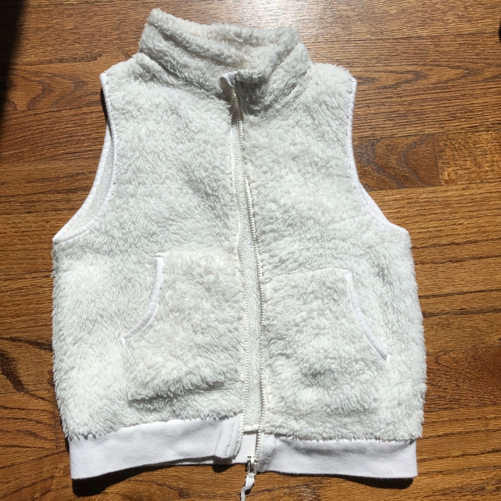 Girls fuzzy vest